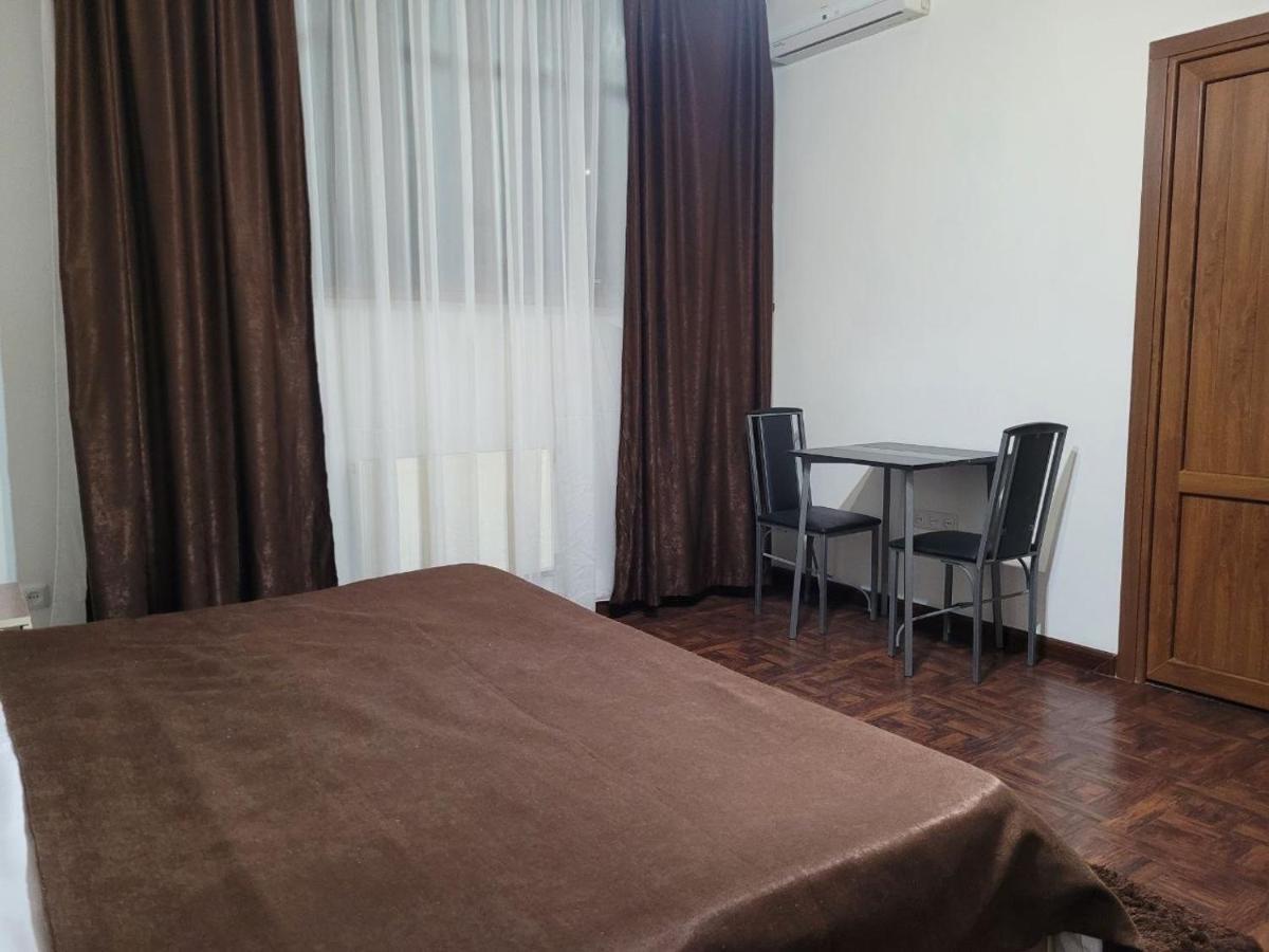 Hotel In Center Of Yerevan Ngoại thất bức ảnh