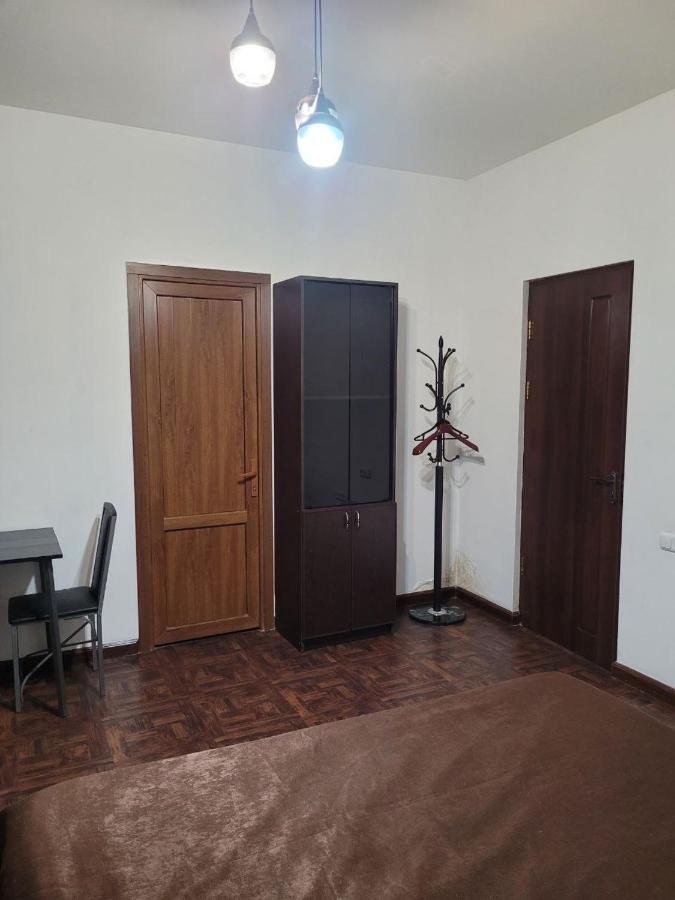 Hotel In Center Of Yerevan Ngoại thất bức ảnh