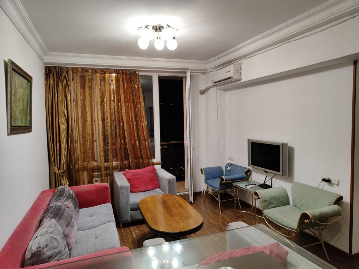 Hotel In Center Of Yerevan Ngoại thất bức ảnh